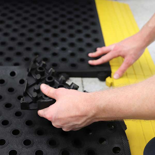 Interlocking Anti-Fatigue Rubber Mat Comfort Tile with Accessories 